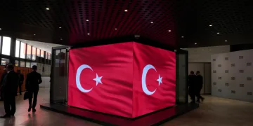 SAHA EXPO’da tüm LED ekranlara Türk bayrakları yansıtıldı