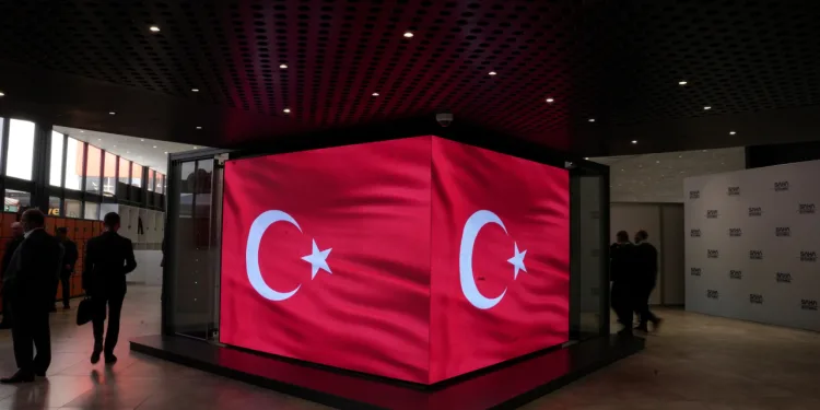 SAHA EXPO’da tüm LED ekranlara Türk bayrakları yansıtıldı