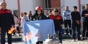 Hastane personeline yangın eğitimi