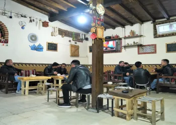 Otantik çay ocaklarında sobalar kuruldu