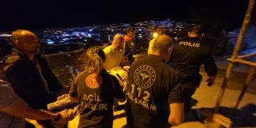 Tavanın üzerine yıkılmasıyla eşini kaybeden baba