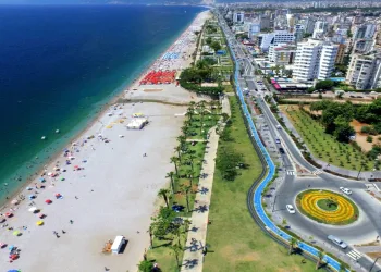 Konyaaltı Sahili’nde işletmelere sıkı denetim