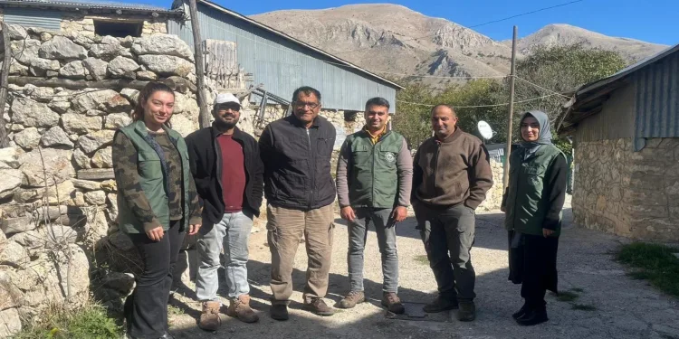 Tarım ekipleri çiftçileri bilgilendirdi