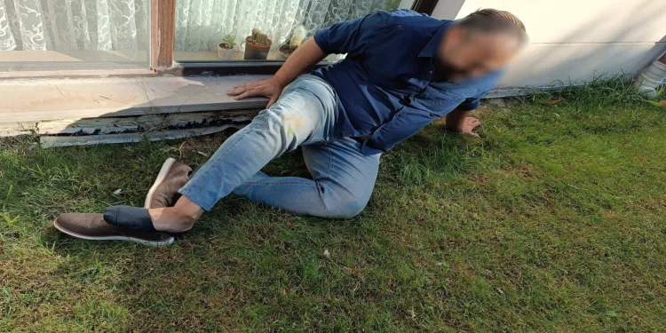 Ekipleri gören şahıs, camdan atlayıp ayağını kırdı