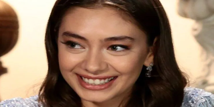 Neslihan Atagül’den hamilelik pozları