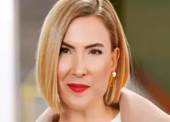 Şebnem Dönmez 10 yıllık bekarlığa veda etti