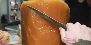 Baldan döner