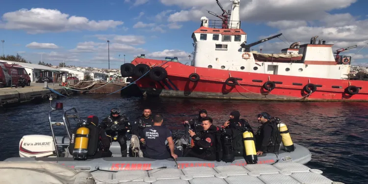 İtfaiye ekibi, İstanbul Boğazı’ndaki tatbikata katıldı