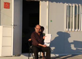 Sazan sarmalı yöntemiyle otomobilini kaptırdı