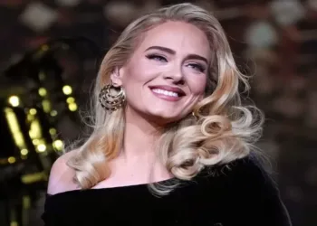 Adele hastalığını açıkladı