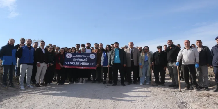 101.’nci yıla özel 101 genç fidan dikti