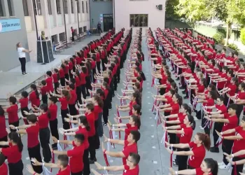 Öğrencilerden Cumhuriyet’in 101. yılına özel koreografi