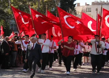 Çanakkale’de 29 Ekim coşkuyla kutlandı
