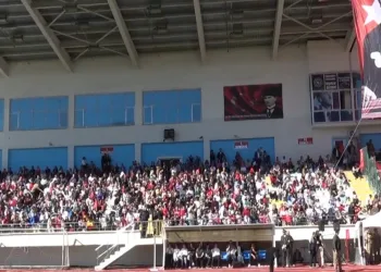 Cumhuriyet sevdalıları stadyumu doldurdu