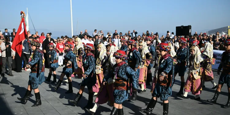 Kuşadası’nda Cumhuriyet Bayramı