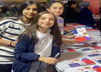 Kitap Fuarı’ndaki genç yazarlardan anlamlı proje