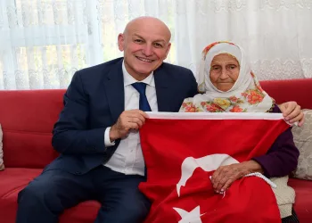 Cumhuriyet’in tarihine tanıklık eden çınarlara hediye
