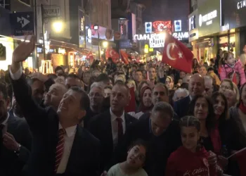 Halk bandosu ilk gösterisini Fener Alayı’nda sergiledi