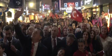 Halk bandosu ilk gösterisini Fener Alayı’nda sergiledi