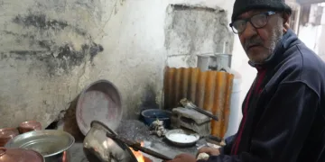 Unutulmaya yüz tutmuş mesleğini yaşatıyor