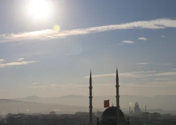 Elazığ’da sisli sabah