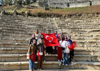 Üniversitelilerden Cumhuriyet yürüyüşü