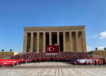 Genç Kızılay Gönüllüleri’nden Anıtkabir ziyareti