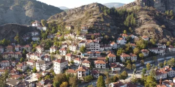 Osmanlı kasabasında sonbahar güzelliği