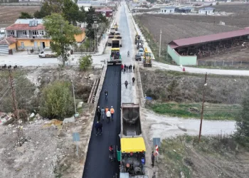 Alaca’da asfalt kaplamalar yenileniyor