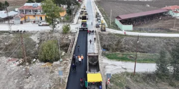 Alaca’da asfalt kaplamalar yenileniyor