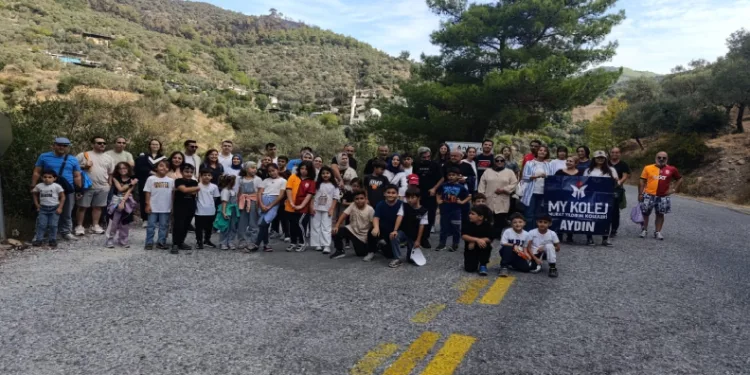 Doğa yürüyüşüne katıldı
