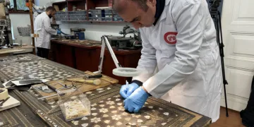 Topkapı ve Dolmabahçe Sarayı’ndaki eserler restore ediliyor