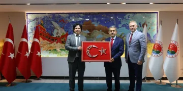 Mahkumlar Türk bayrağına Ekici’nin adını yazdı