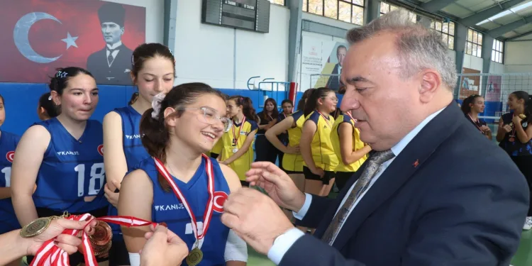 Voleybol şampiyonu oldular