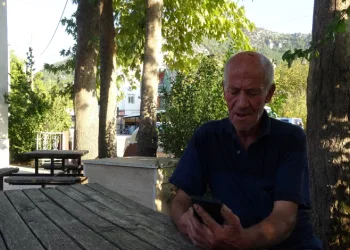 Polis rolündeki dolandırıcıdan kurtuluşu polisleri bile şaşırttı