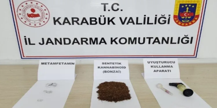 Üzerlerinde uyuşturucu çıkan 3 kişi gözaltına alındı