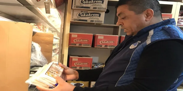 Zabıta ekipleri marketleri denetledi