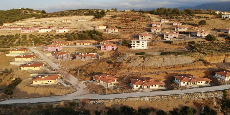 Köy evleri, mimarisi ve dayanıklılığıyla insanları mest ediyor