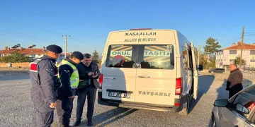 Jandarma Trafik Timleri, okul servis araçlarını denetledi