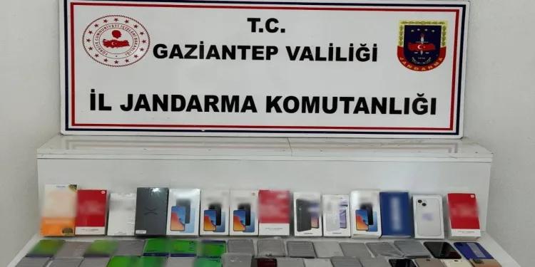 1 milyon TL değerinde kaçak telefon ele geçirildi