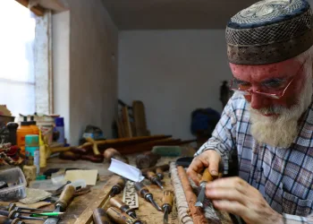50 yıllık baston ustası