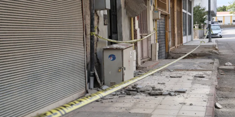 ”Yıkılacak zannettik. Düşenler, bayılanlar ve ayağı kırılanlar oldu”
