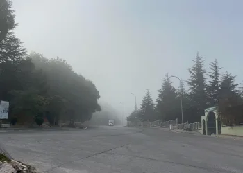 Eskişehirliler güne sis ile uyandı