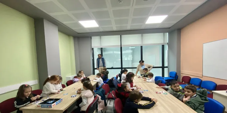 Akıl ve zeka oyunları geliştiriyor