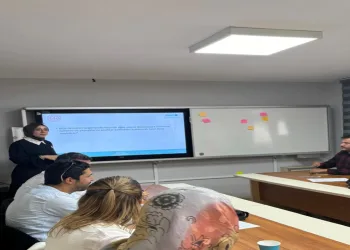 Öğretmenler eğitimde