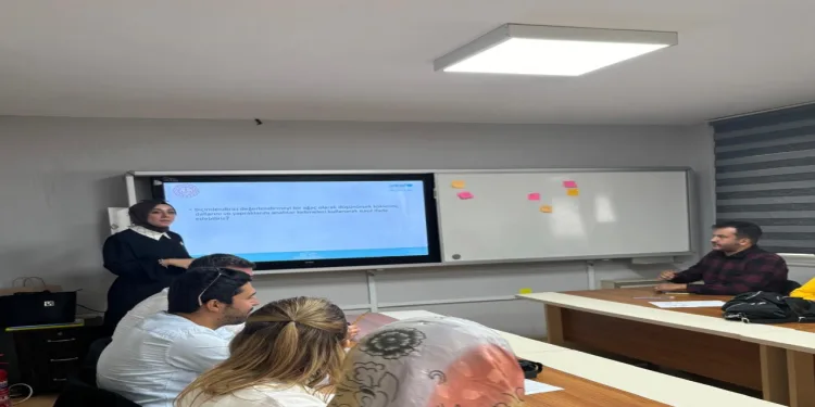 Öğretmenler eğitimde