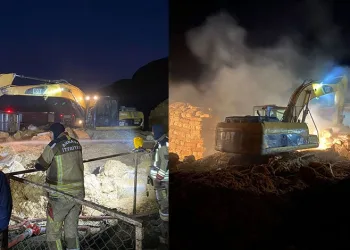 Çanakkale’de göçmen kaçakçılığı operasyonu: 79 kaçak göçmen ile 2 organizatör yakalandı