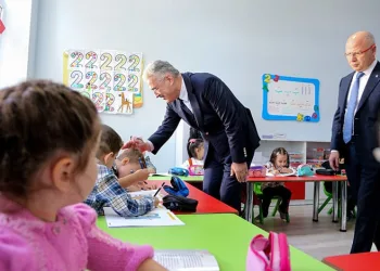 Osmangazi’de İsmet Paşa Parkı hizmete açıldı
