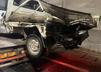 Parkta bıçaklı kavga, yaralanan iki kişi hastaneye kaldırıldı