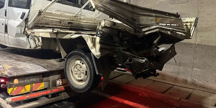 Parkta bıçaklı kavga, yaralanan iki kişi hastaneye kaldırıldı